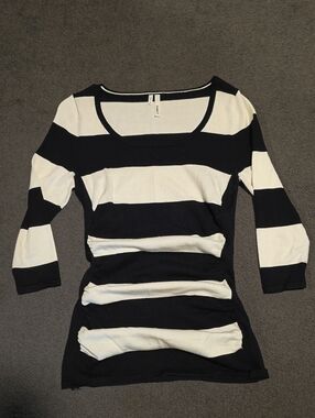 Studio Y Black and White Striped Scoop Neck Long Sleeve Top